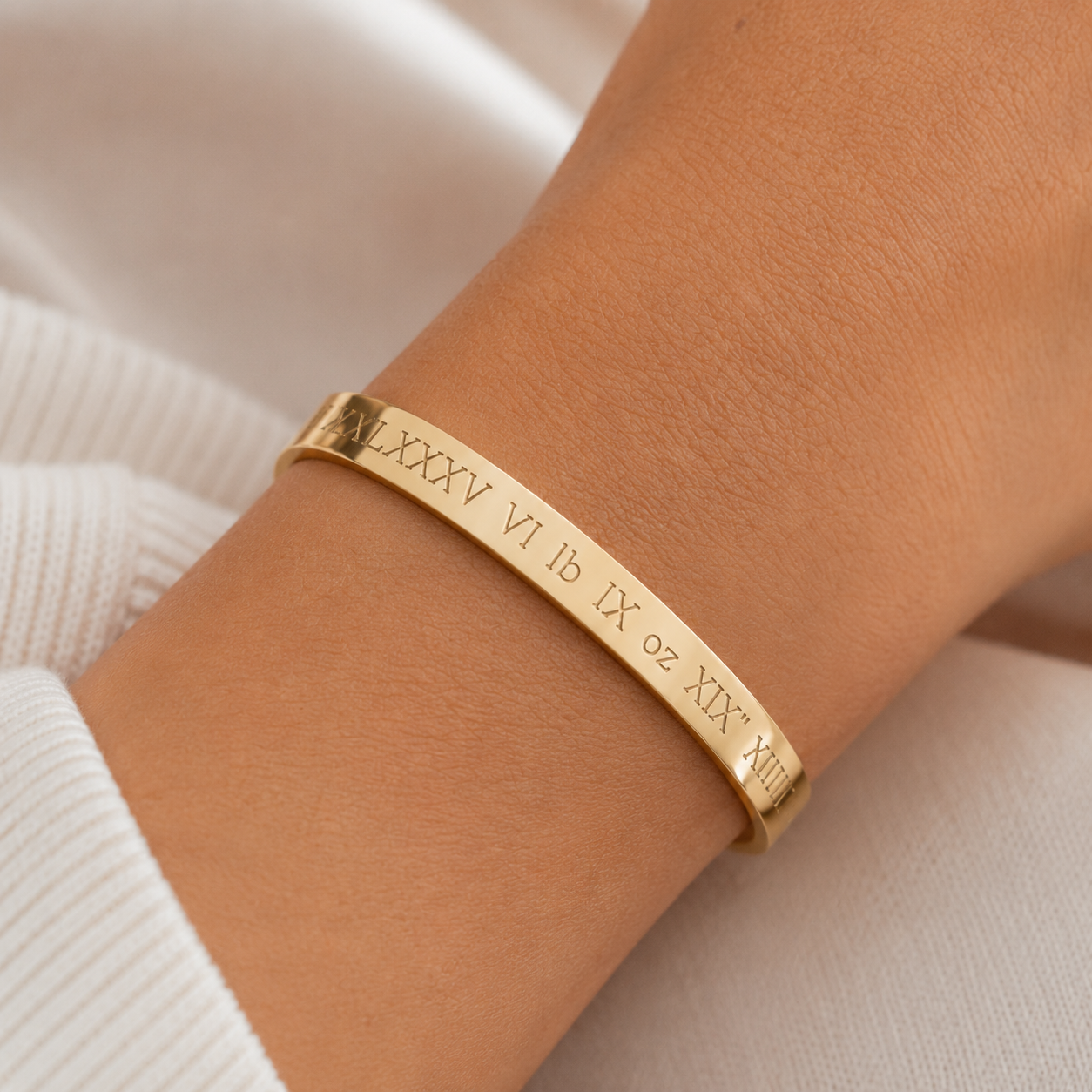 Mimi Cuff Roman